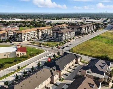 6441 Iron Horse Boulevard - Photo Thumbnail 27