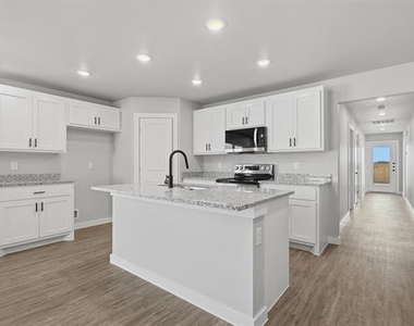 3035 Glennster Street - Photo Thumbnail 6