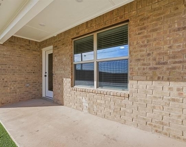 3035 Glennster Street - Photo Thumbnail 25