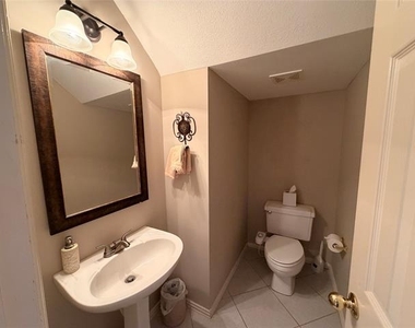 120 Stonecreek Drive - Photo Thumbnail 2