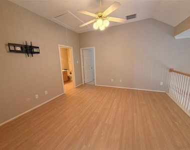 120 Stonecreek Drive - Photo Thumbnail 19