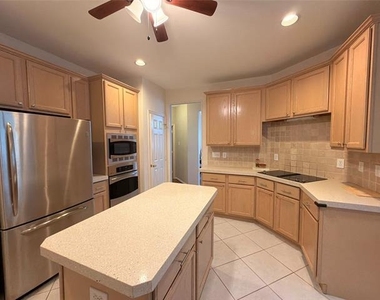 120 Stonecreek Drive - Photo Thumbnail 9