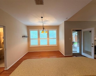 120 Stonecreek Drive - Photo Thumbnail 11