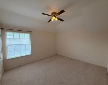 120 Stonecreek Drive - Photo Thumbnail 20