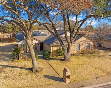 322 N Greenstone Lane - Photo Thumbnail 8