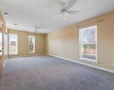 322 N Greenstone Lane - Photo Thumbnail 36