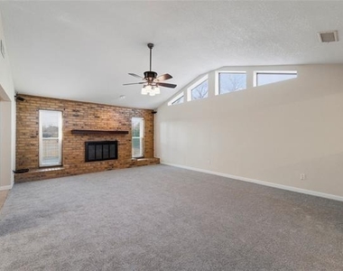 322 N Greenstone Lane - Photo Thumbnail 15