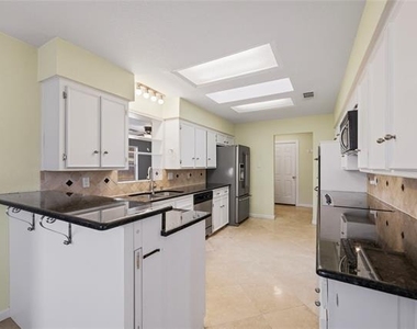 322 N Greenstone Lane - Photo Thumbnail 20