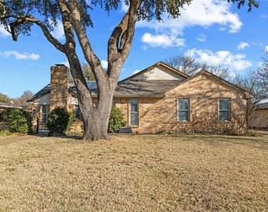 322 N Greenstone Lane - Photo Thumbnail 3