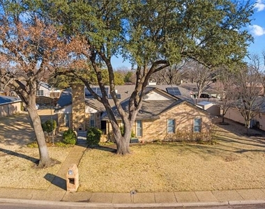 322 N Greenstone Lane - Photo Thumbnail 7