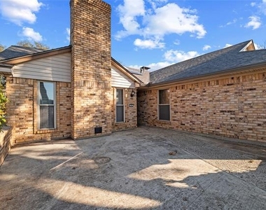 322 N Greenstone Lane - Photo Thumbnail 6