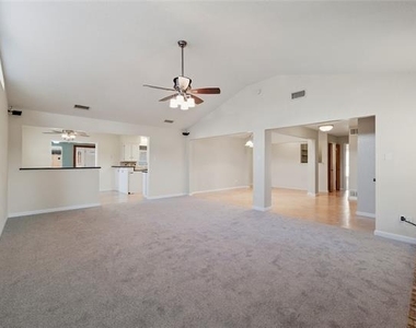 322 N Greenstone Lane - Photo Thumbnail 17