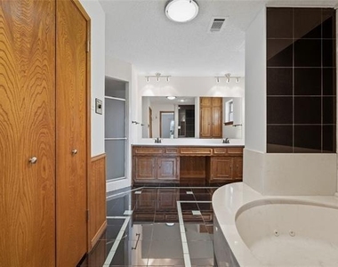 322 N Greenstone Lane - Photo Thumbnail 31