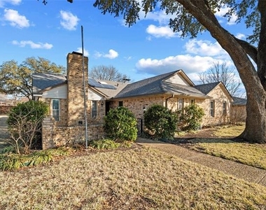 322 N Greenstone Lane - Photo Thumbnail 4