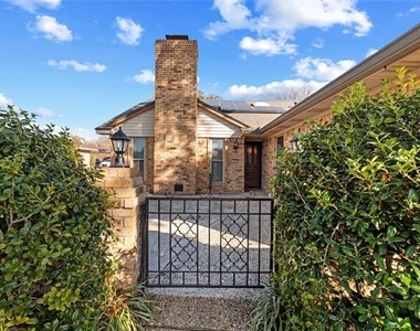 322 N Greenstone Lane - Photo Thumbnail 5