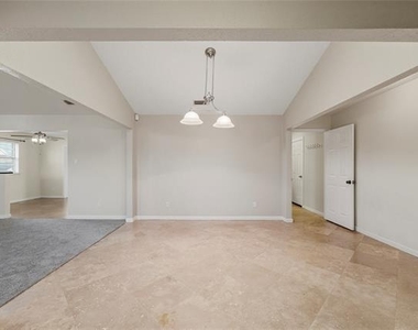 322 N Greenstone Lane - Photo Thumbnail 19