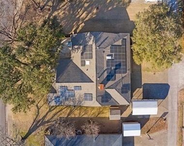 322 N Greenstone Lane - Photo Thumbnail 9