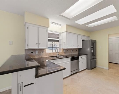 322 N Greenstone Lane - Photo Thumbnail 21