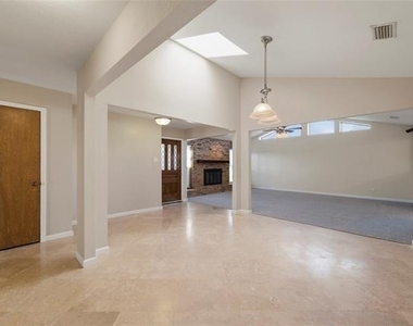 322 N Greenstone Lane - Photo Thumbnail 14