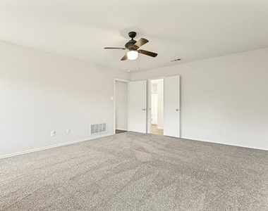 556 Winbridge Lane - Photo Thumbnail 12