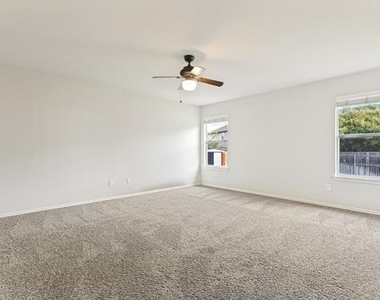 556 Winbridge Lane - Photo Thumbnail 11