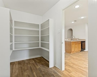 556 Winbridge Lane - Photo Thumbnail 10