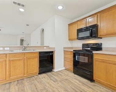 556 Winbridge Lane - Photo Thumbnail 9