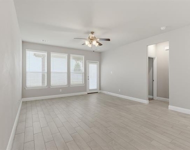 612 Rain Barrel Place - Photo Thumbnail 6