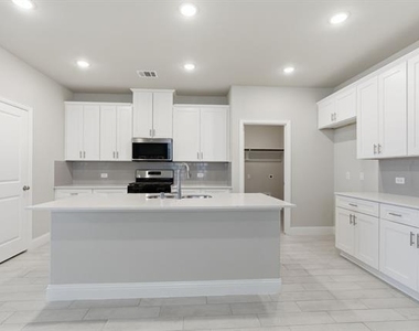 612 Rain Barrel Place - Photo Thumbnail 10