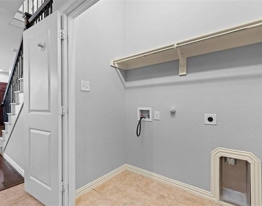 3920 Canton Jade Way - Photo Thumbnail 8