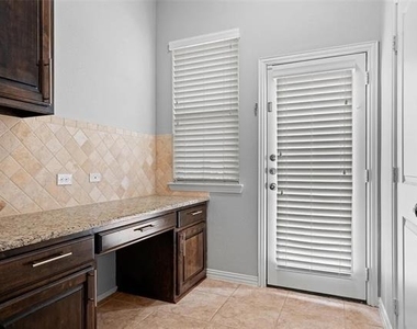 3920 Canton Jade Way - Photo Thumbnail 6