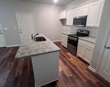 2716 Ginger Court - Photo Thumbnail 12
