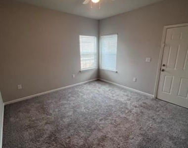 2716 Ginger Court - Photo Thumbnail 19