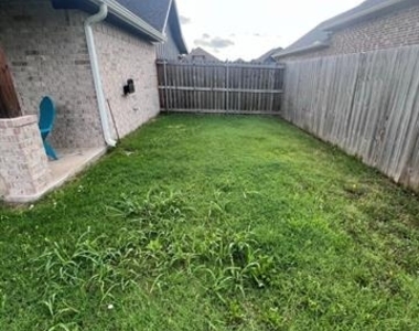 2716 Ginger Court - Photo Thumbnail 4