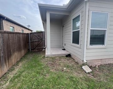 2716 Ginger Court - Photo Thumbnail 18
