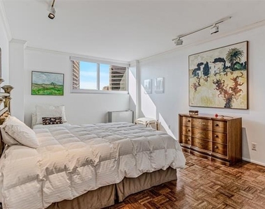 3883 Turtle Creek Boulevard - Photo Thumbnail 7