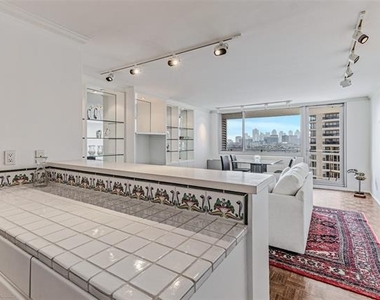 3883 Turtle Creek Boulevard - Photo Thumbnail 1