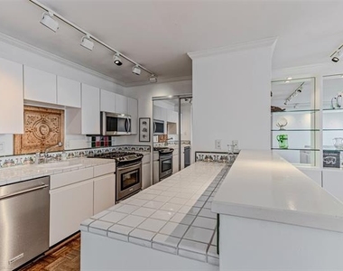 3883 Turtle Creek Boulevard - Photo Thumbnail 4