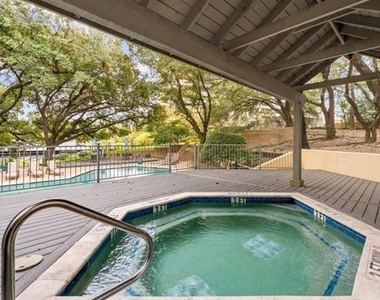 3883 Turtle Creek Boulevard - Photo Thumbnail 19