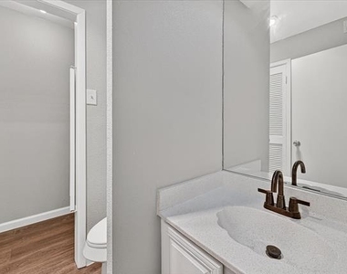 9809 Matchpoint Place - Photo Thumbnail 8