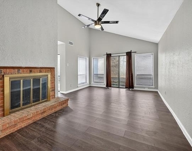 9809 Matchpoint Place - Photo Thumbnail 3