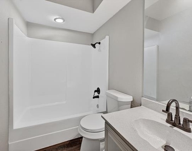 9809 Matchpoint Place - Photo Thumbnail 14