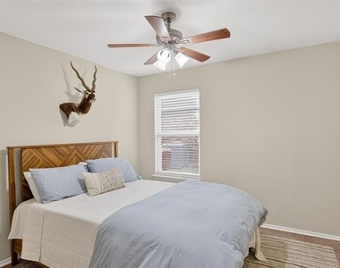 1212 River Oak Lane - Photo Thumbnail 8