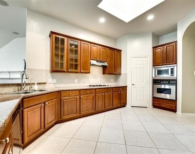 12518 Alfa Romeo Way - Photo Thumbnail 16