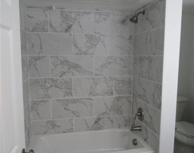 818 W Collins Street - Photo Thumbnail 15