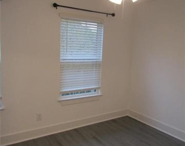 818 W Collins Street - Photo Thumbnail 9