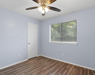 2540 Winter Oak Street - Photo Thumbnail 9