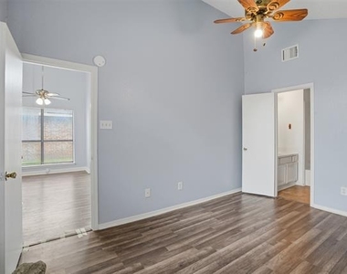 2540 Winter Oak Street - Photo Thumbnail 18