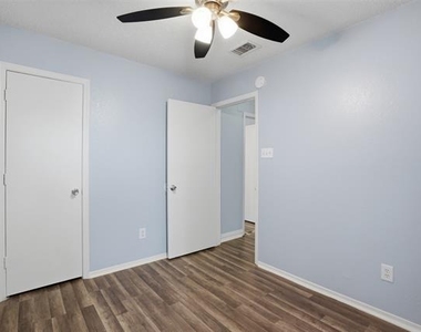 2540 Winter Oak Street - Photo Thumbnail 15