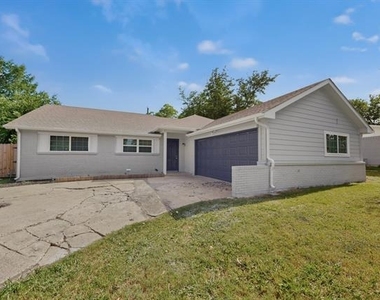2508 Skylark Drive - Photo Thumbnail 2